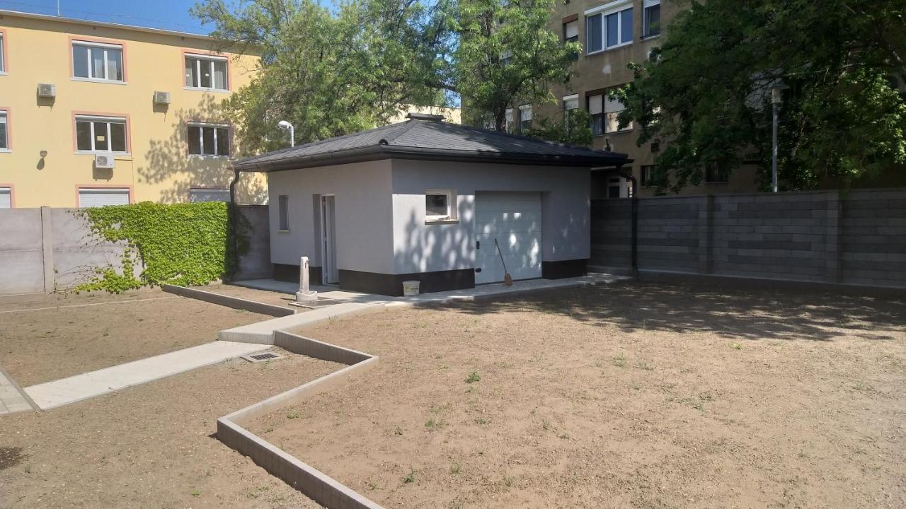 Karpatia Vendeghaz 1201 Budapest Bagian luar foto