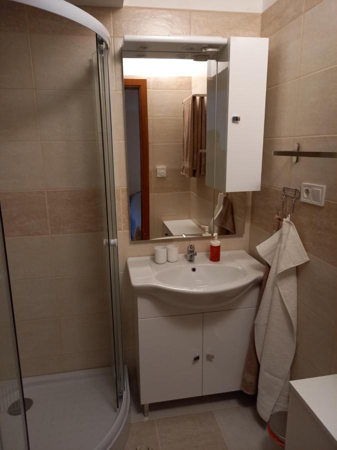 Karpatia Vendeghaz 1201 Budapest Bagian luar foto